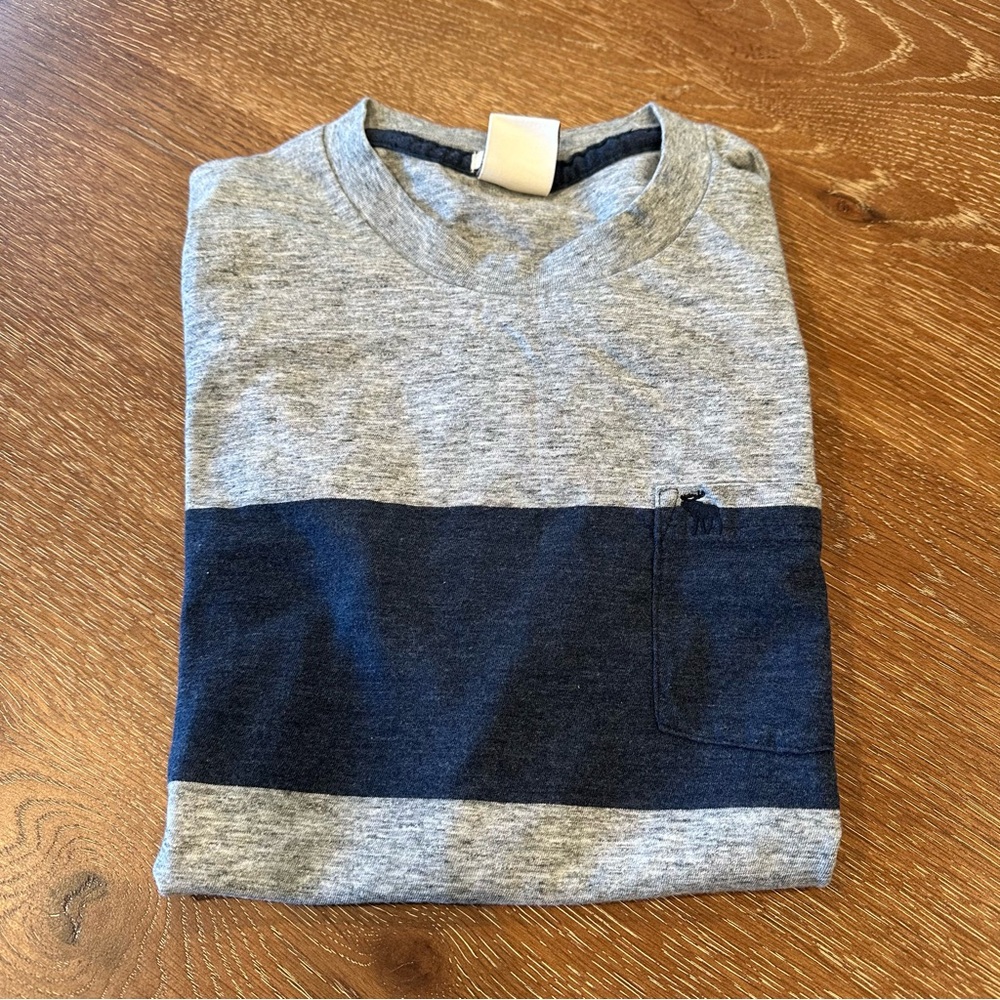 Abercrombie & Fitch - Small Tshirt